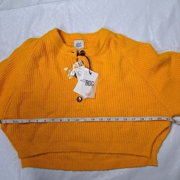 URBAN Outfitters BDG Harlow Henley Sweater - Picture 8 of 9